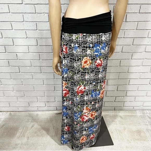 APT 9 Women’s Polyester/Spandex Black Ruched Waistband Longer Pull On Skirt - Picture 2 of 4